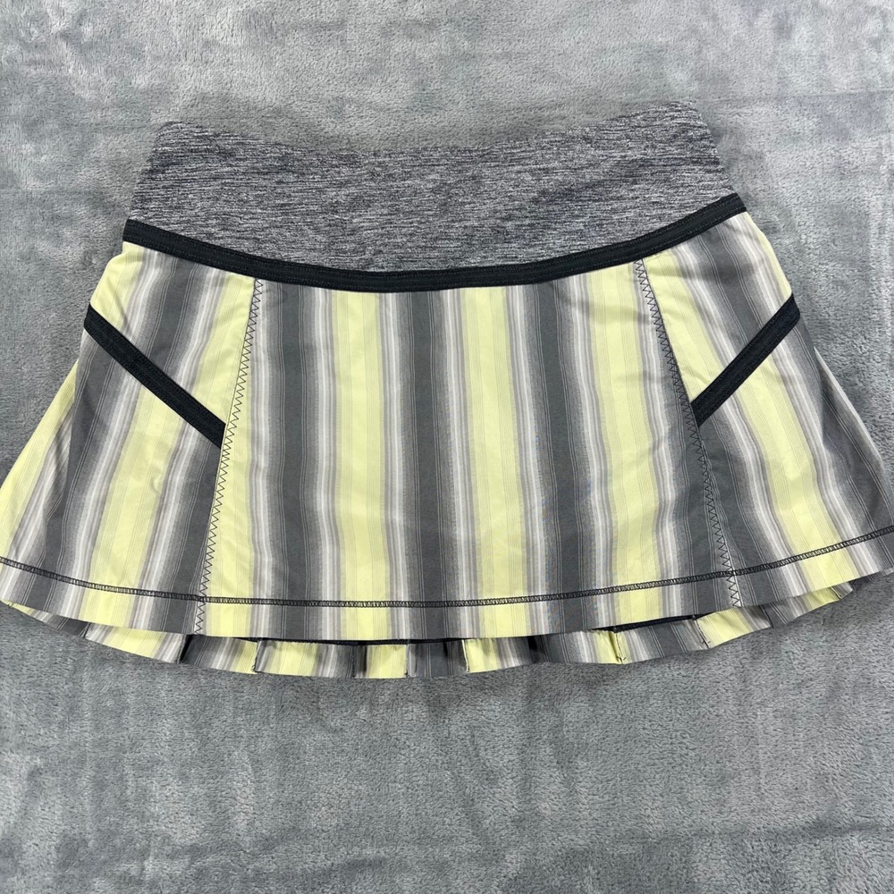 Lululemon Pace Setter Skirt Size 4 Yellow Grey Stripe Pleated Tennis Skort